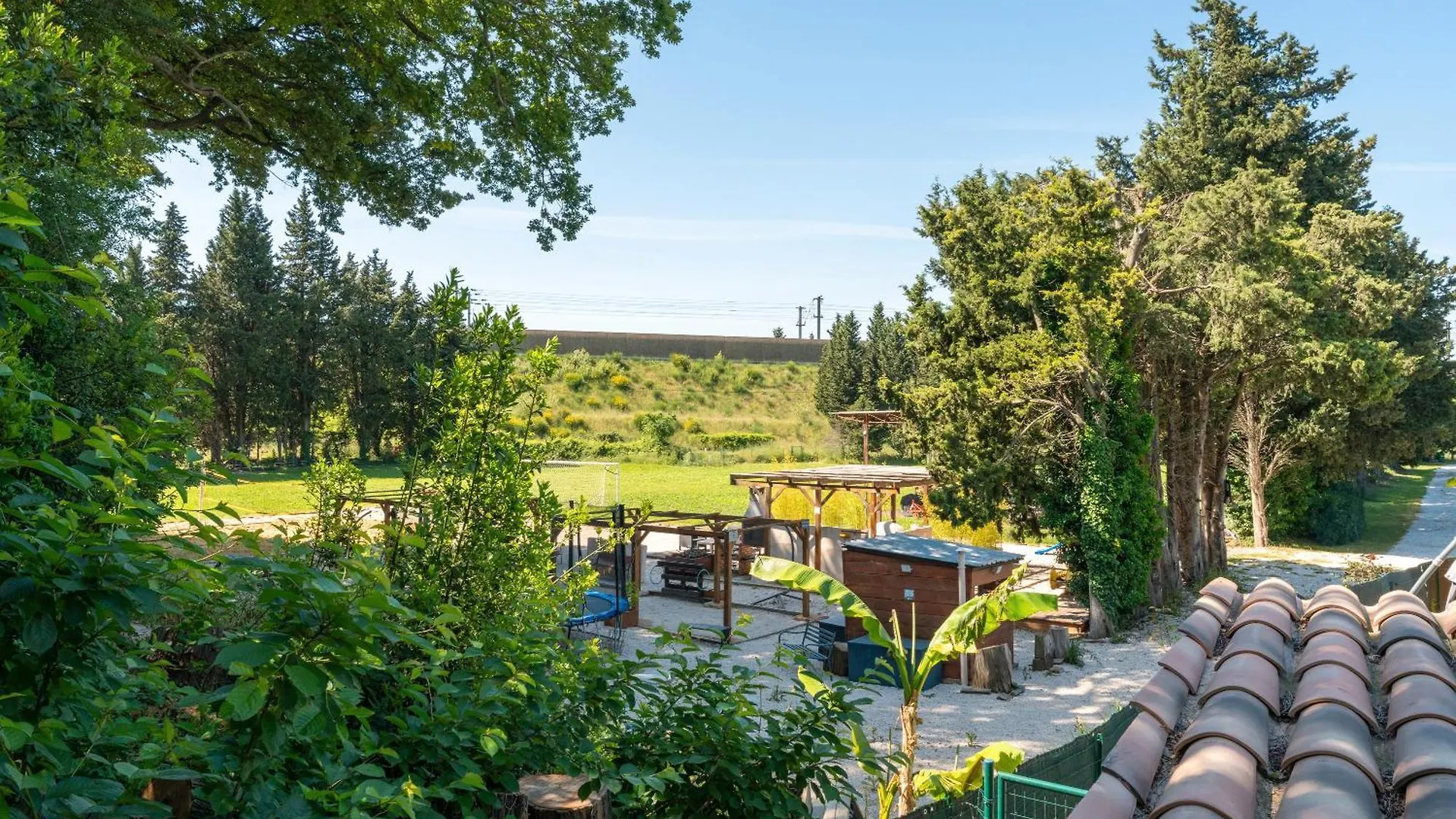 Maison En Campagne Avignon 0*,